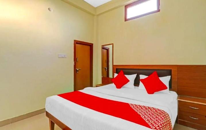 Kk Guest House ลัคเนา ภายนอก รูปภาพ
